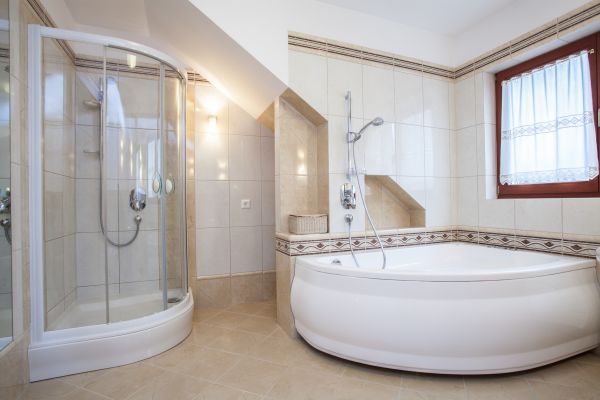 Oversized Bathtub Installation in Louisville
